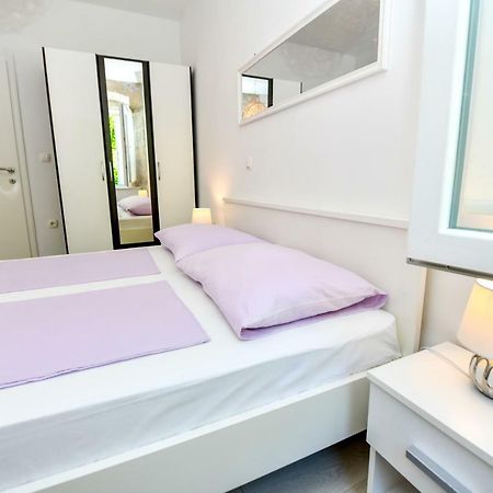 Mila Apartment Sinj Eksteriør bilde