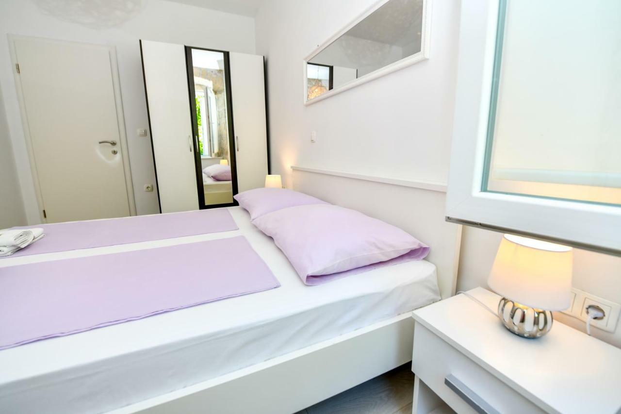 Mila Apartment Sinj Eksteriør bilde